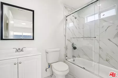 227 W 41st St, Los Angeles, CA 90037 - Photo 21