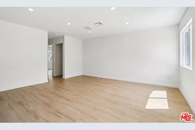 227 W 41st St, Los Angeles, CA 90037 - Photo 7