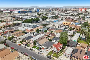 227 W 41st St, Los Angeles, CA 90037 - Photo 39