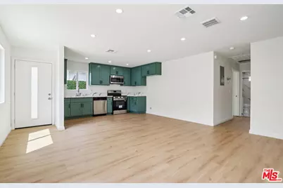 227 W 41st St, Los Angeles, CA 90037 - Photo 27