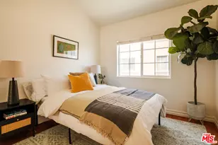 821 S Gramercy Pl, Los Angeles, CA 90005 - Photo 25