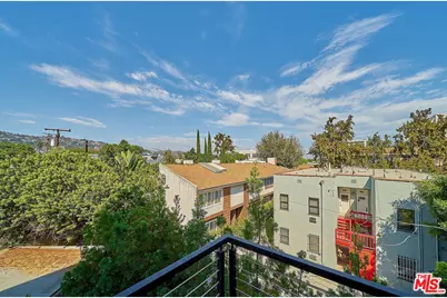 132 N Swall Dr #301, Los Angeles, CA 90048 - Photo 23