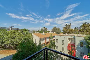 132 N Swall Dr, Los Angeles, CA 90048 - Photo 23