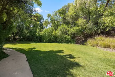 24817 Sand Wedge Ln, Valencia, CA 91355 - Photo 17