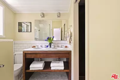 6424 Ivarene Ave, Los Angeles, CA 90068 - Photo 15