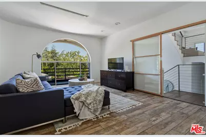 11528 Decente Dr, Studio City, CA 91604 - Photo 13