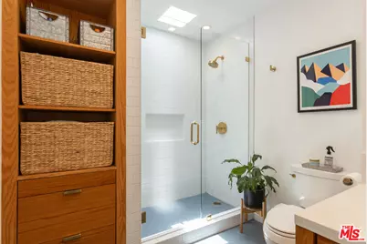 5936 Barton Ave, Los Angeles, CA 90038 - Photo 31