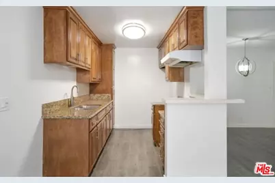 855 Victor Ave #210, Inglewood, CA 90302 - Photo 3