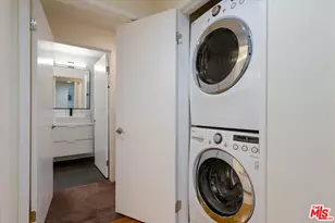 1401 S Bentley Ave, Los Angeles, CA 90025 - Photo 17