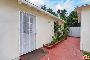23036 Victory Blvd, Woodland Hills, CA 91367 - Photo 37