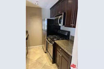 7320 Hawthorn Ave #106, Los Angeles, CA 90046 - Photo 7