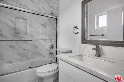 4703 Saturn St, Los Angeles, CA 90019 - Photo 15