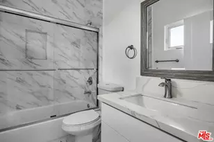 4703 Saturn St, Los Angeles, CA 90019 - Photo 15