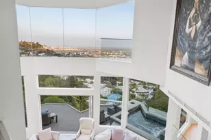 2183 Sunset Plaza Dr, Los Angeles, CA 90069 - Photo 11