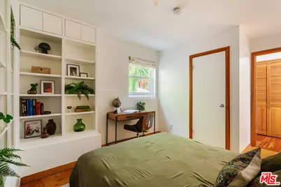 2734 Hollyridge Dr, Los Angeles, CA 90068 - Photo 11
