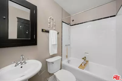 1532 4th Ave, Los Angeles, CA 90019 - Photo 13
