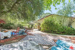 15739 Mulholland Pl, Los Angeles, CA 90049 - Photo 35