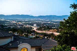 15739 Mulholland Pl, Los Angeles, CA 90049 - Photo 39
