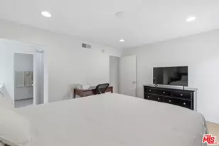 15155 Sherman Way, Van Nuys, CA 91405 - Photo 17