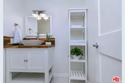 750 N Kings Rd #217, West Hollywood, CA 90069 - Photo 25