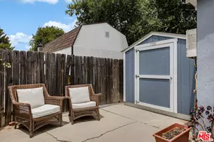10415 Scoville Ave, Sunland, CA 91040 - Photo 17