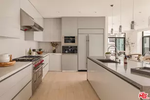 425 N Palm Dr, Beverly Hills, CA 90210 - Photo 11
