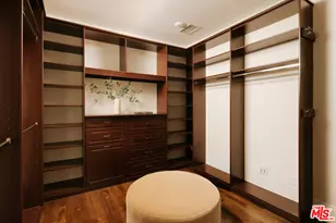2435 Mandeville Canyon Rd, Los Angeles, CA 90049 - Photo 29