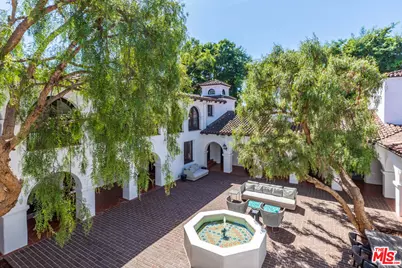 820 N Roxbury Dr, Beverly Hills, CA 90210 - Photo 31