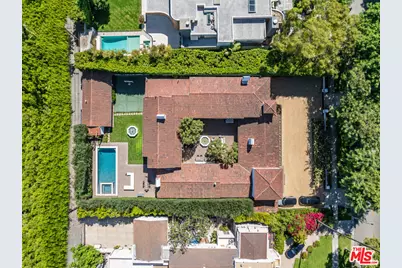 820 N Roxbury Dr, Beverly Hills, CA 90210 - Photo 41