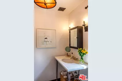 820 N Roxbury Dr, Beverly Hills, CA 90210 - Photo 29