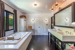 820 N Roxbury Dr, Beverly Hills, CA 90210 - Photo 21