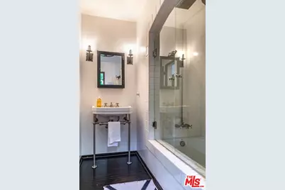 820 N Roxbury Dr, Beverly Hills, CA 90210 - Photo 27