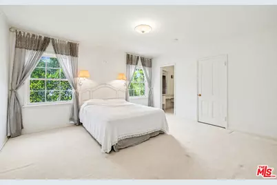 608 Trenton Dr, Beverly Hills, CA 90210 - Photo 25