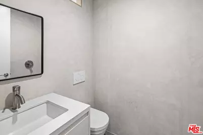 930 California Ave #301, Santa Monica, CA 90403 - Photo 17