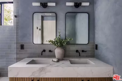 534 N Bronson Ave, Los Angeles, CA 90004 - Photo 21