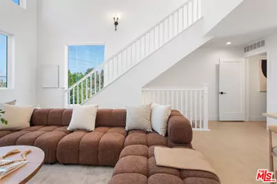 11222 W Victory Blvd #2, North Hollywood, CA 91606 - Photo 5