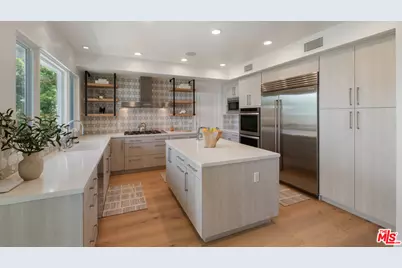 928 Las Lomas Ave, Pacific Palisades, CA 90272 - Photo 17