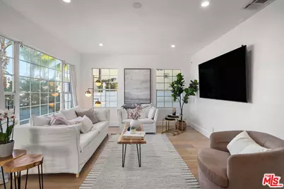 5143 Newcastle Ave, Encino, CA 91316 - Photo 3