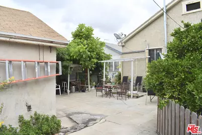 3973 S Van Ness Ave, Los Angeles, CA 90062 - Photo 21