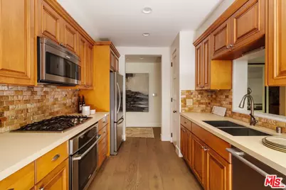 9024 Cynthia St #204, West Hollywood, CA 90069 - Photo 9