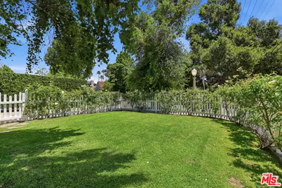 11357 Aqua Vista St, Studio City, CA 91602 - Photo 23