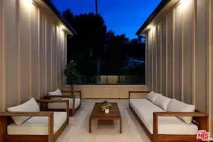 18100 Karen Dr, Tarzana, CA 91356 - Photo 23