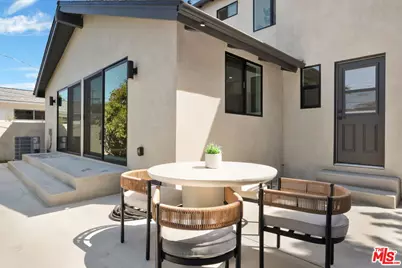 8121 Chase Ave, Los Angeles, CA 90045 - Photo 37