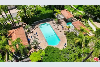 2125 Ridge Dr, Los Angeles, CA 90049 - Photo 29