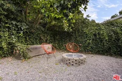 3452 Mandeville Canyon Rd, Los Angeles, CA 90049 - Photo 41