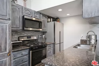 15946 Vanowen St #209, Van Nuys, CA 91406 - Photo 5