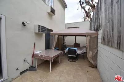 1320 N Columbus Ave, Glendale, CA 91202 - Photo 11