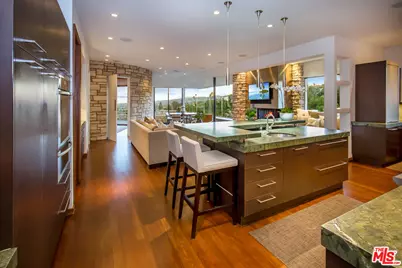 1131 Miradero Rd, Beverly Hills, CA 90210 - Photo 15
