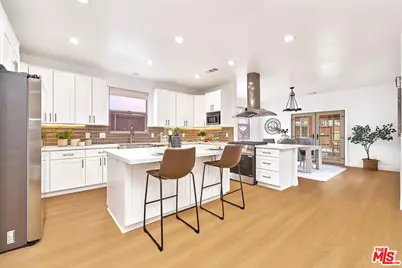 646 N Sierra Bonita Ave, Los Angeles, CA 90036 - Photo 13
