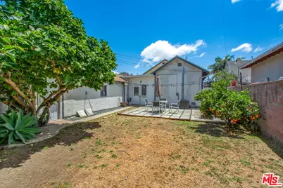 2051 W 78th Pl, Los Angeles, CA 90047 - Photo 33